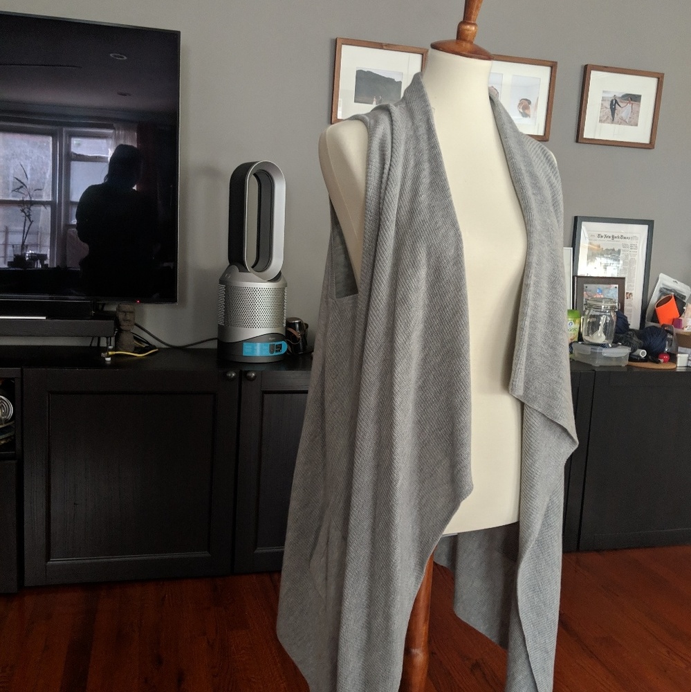 Sweater vest - Picture 3 of 7